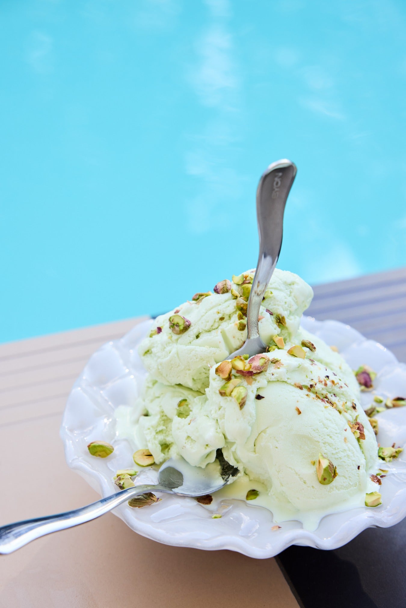 Skål Laranne, Benvit, M