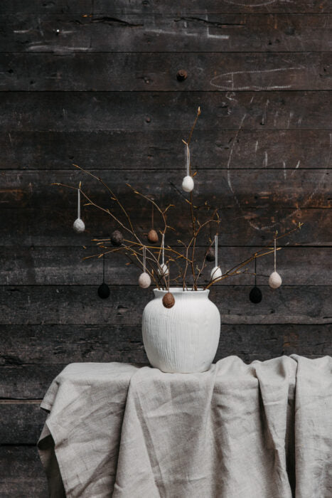 Mörkbrunt tovat ägg, Liten