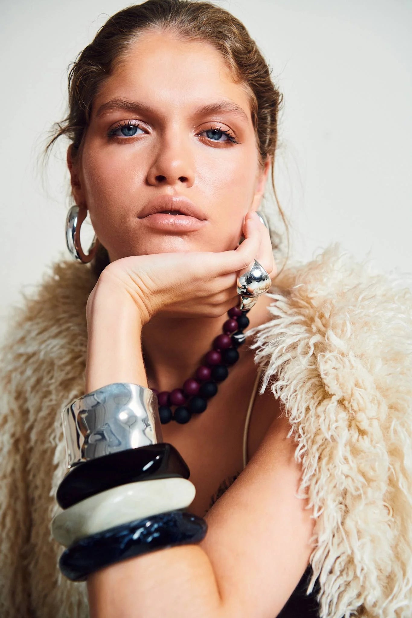 Big Square Armband, Red marble