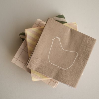 Happy Hen, Servetter