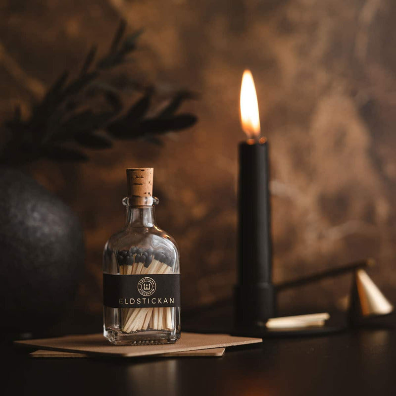 Lilla Tändsticksburk, Svart