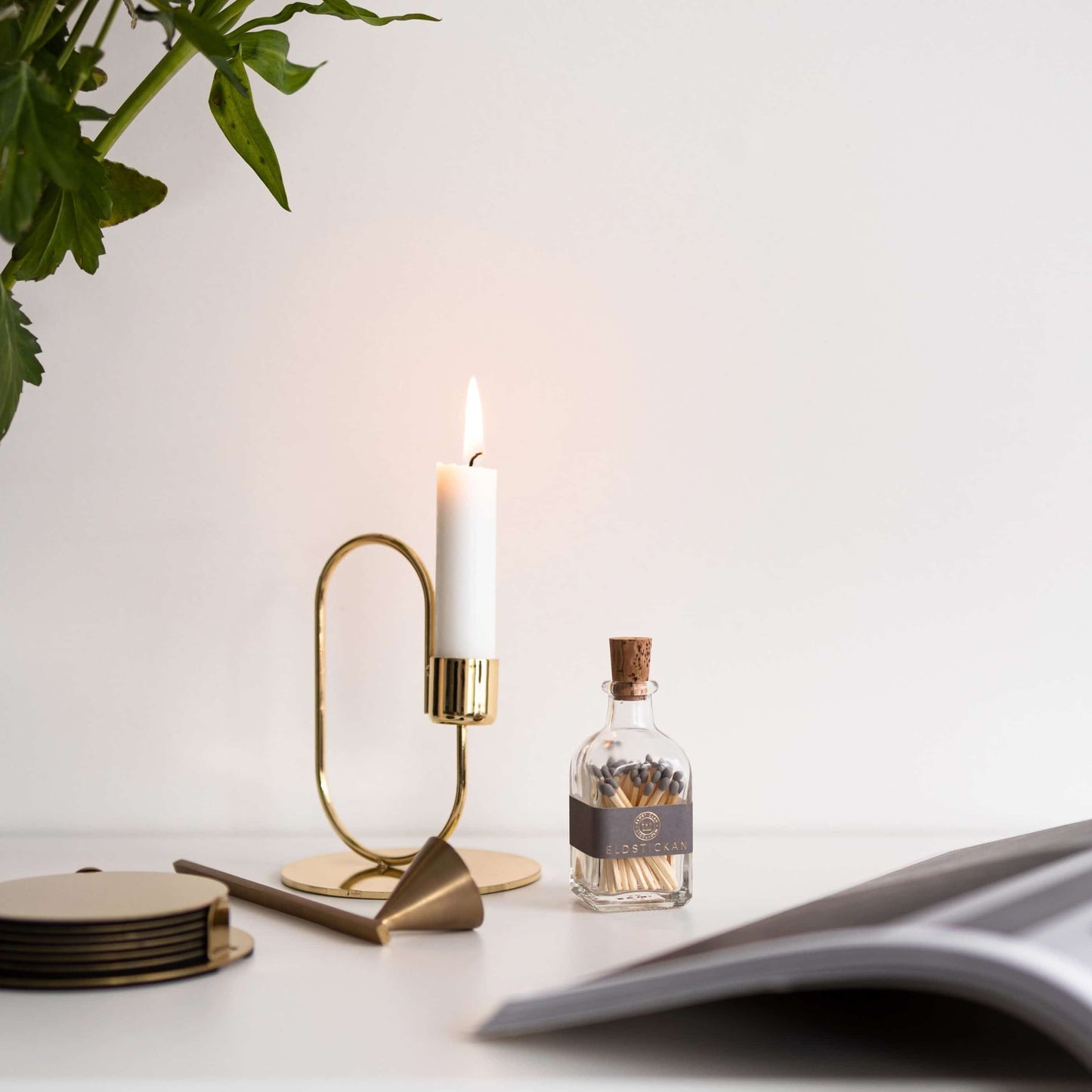 Lilla Tändsticksburk, Aska