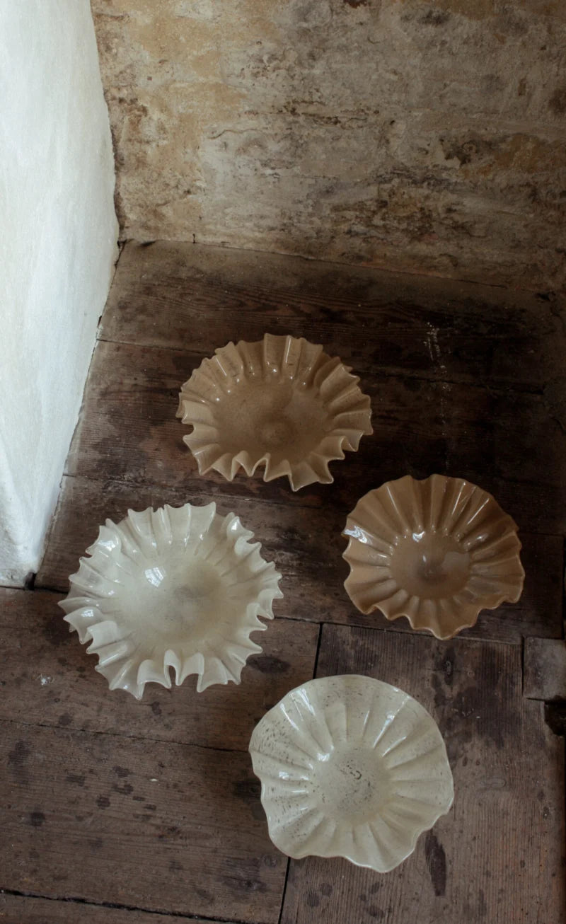 Loa skål på fot, Taupe 22cm