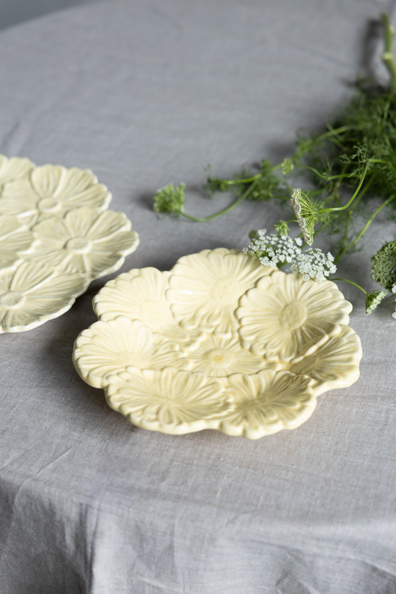 Äng, Serveringsfat, Ljusgul