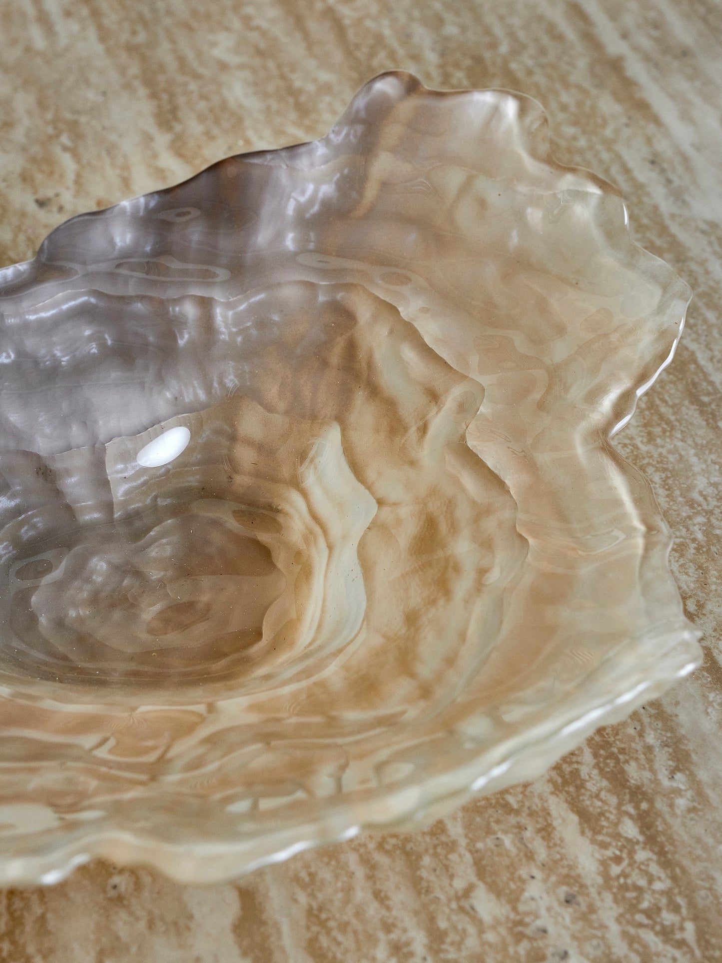 Aiku Skål, Natur, Glas