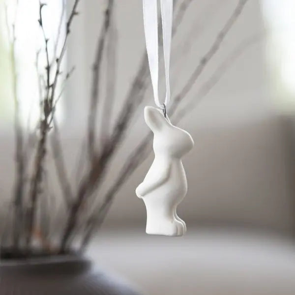 Påskhänge Emil, Vit