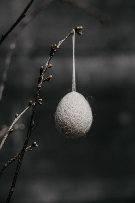 Beige tovat ägg, Stor