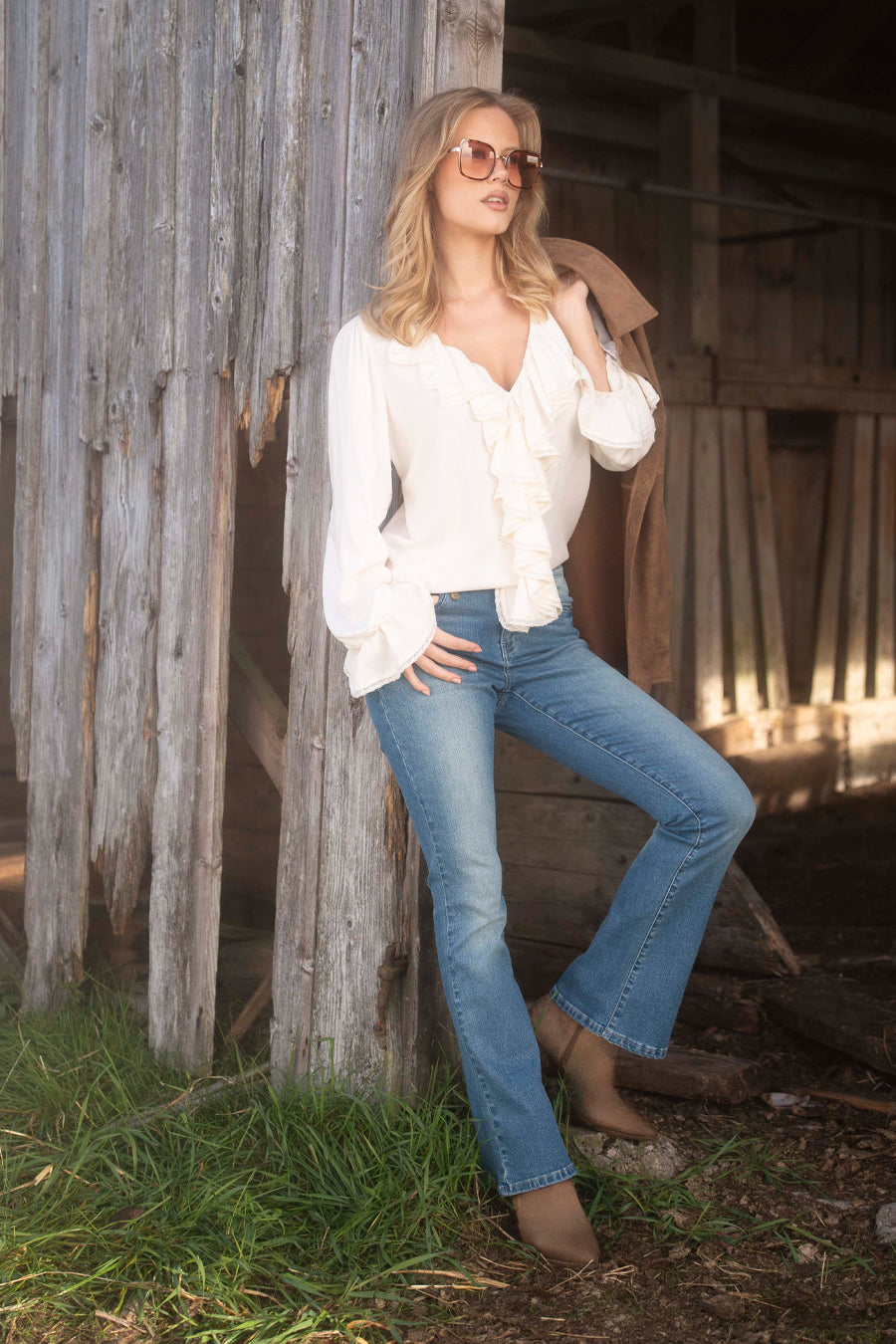 Ingrid Blus med volang, Cream