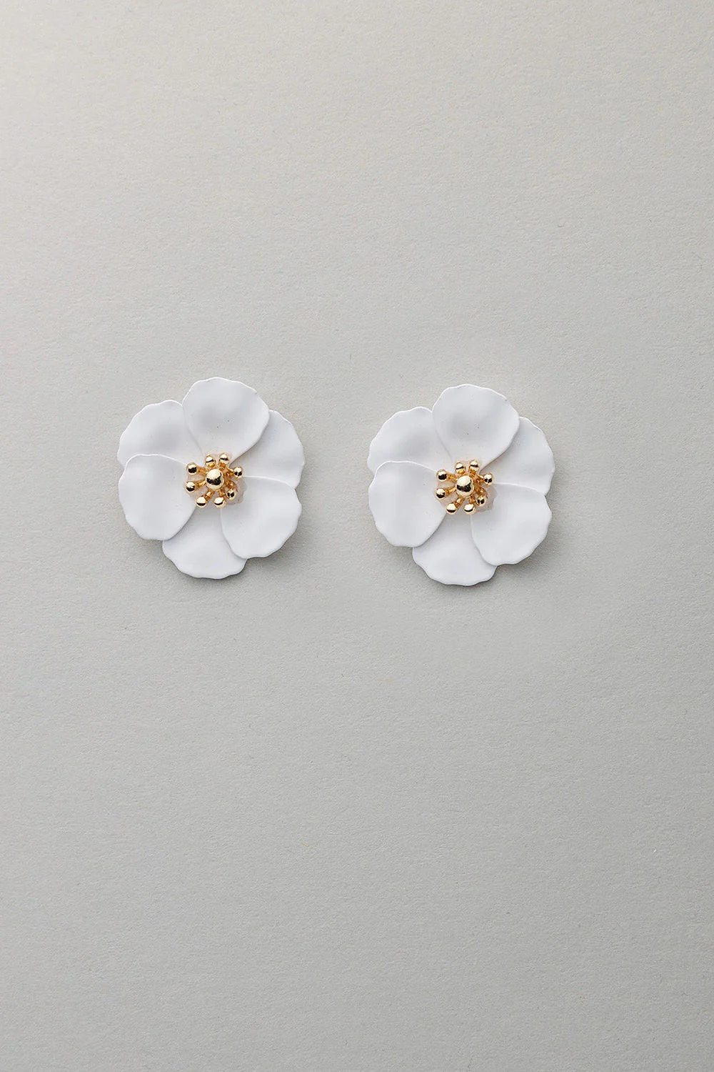 FLOWER SMALL EARRINGS MAT WHITE
