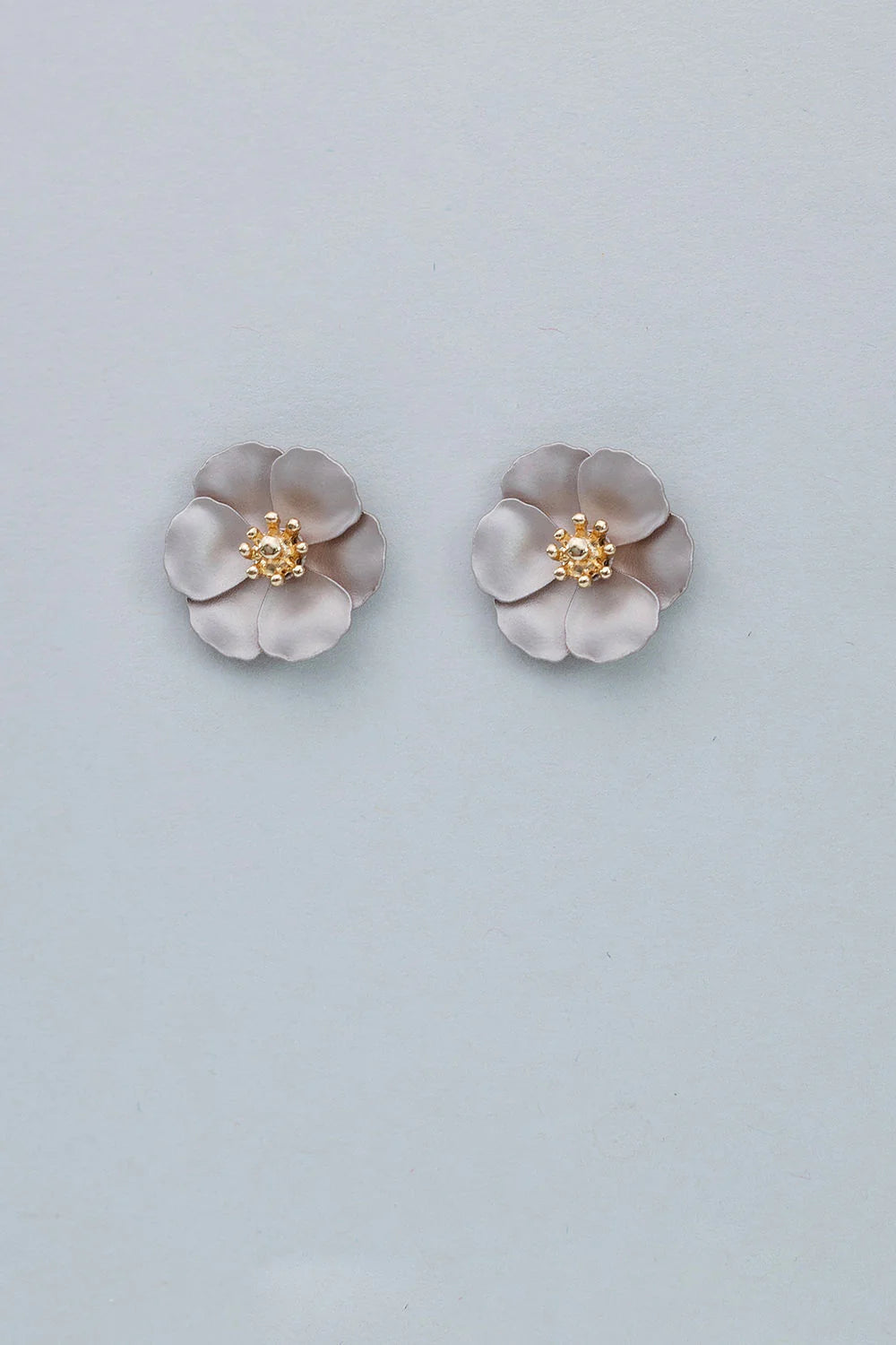 FLOWER SMALL EARRINGS NOUGAT