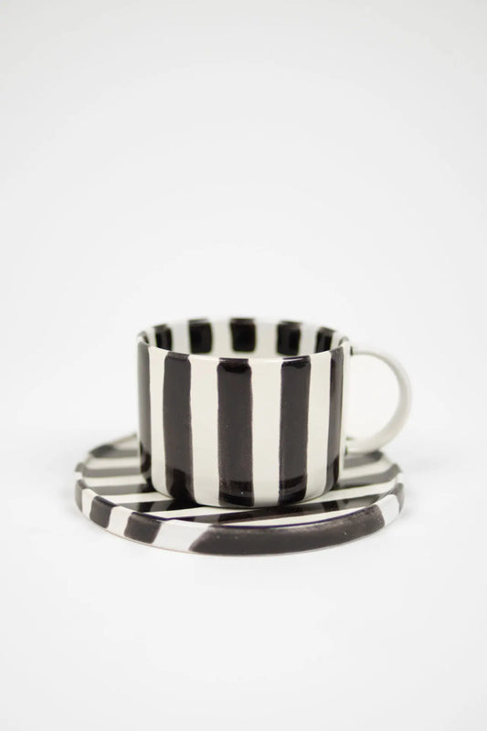 Monica Kopp med fat, Svart