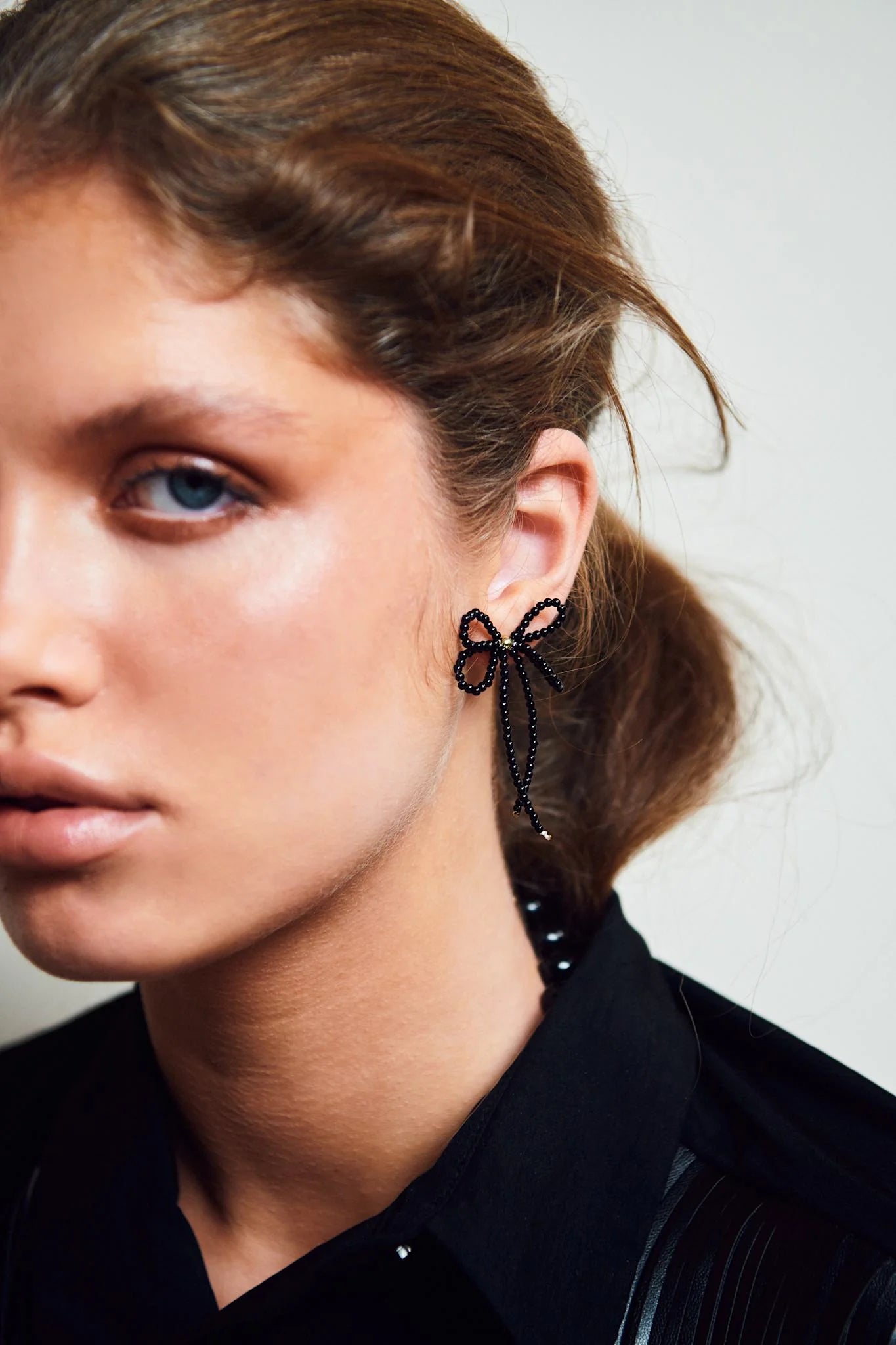 PEARL Bow Earrings, Black