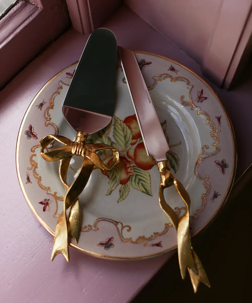 Riley Ribbon Cake Set in Giftbox, Mässing