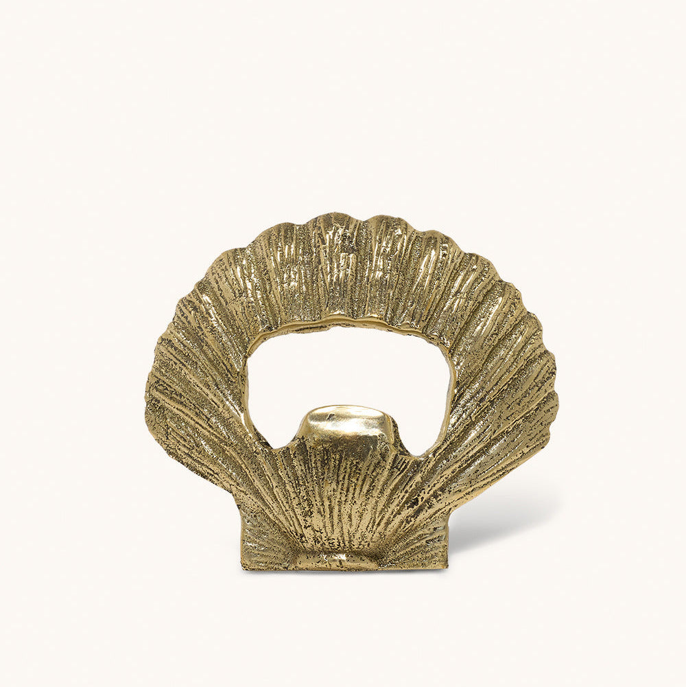 Scarlett Shell, Flasköppnare