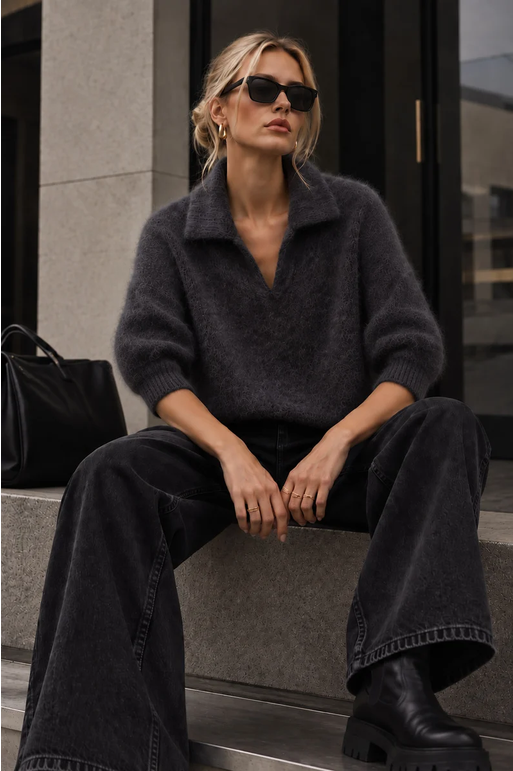 Mohair 80% Antracit, V-ringning & krage