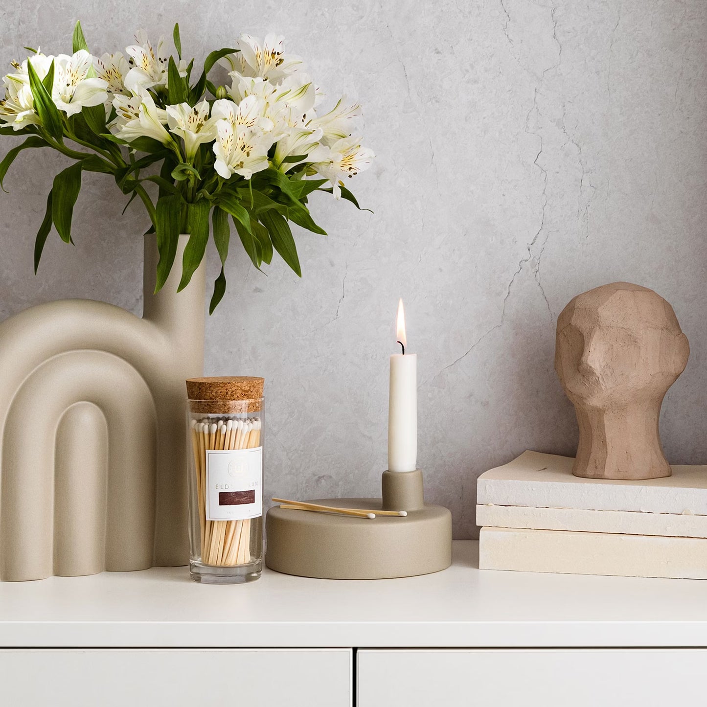 Stora Tändsticksburk, Vit