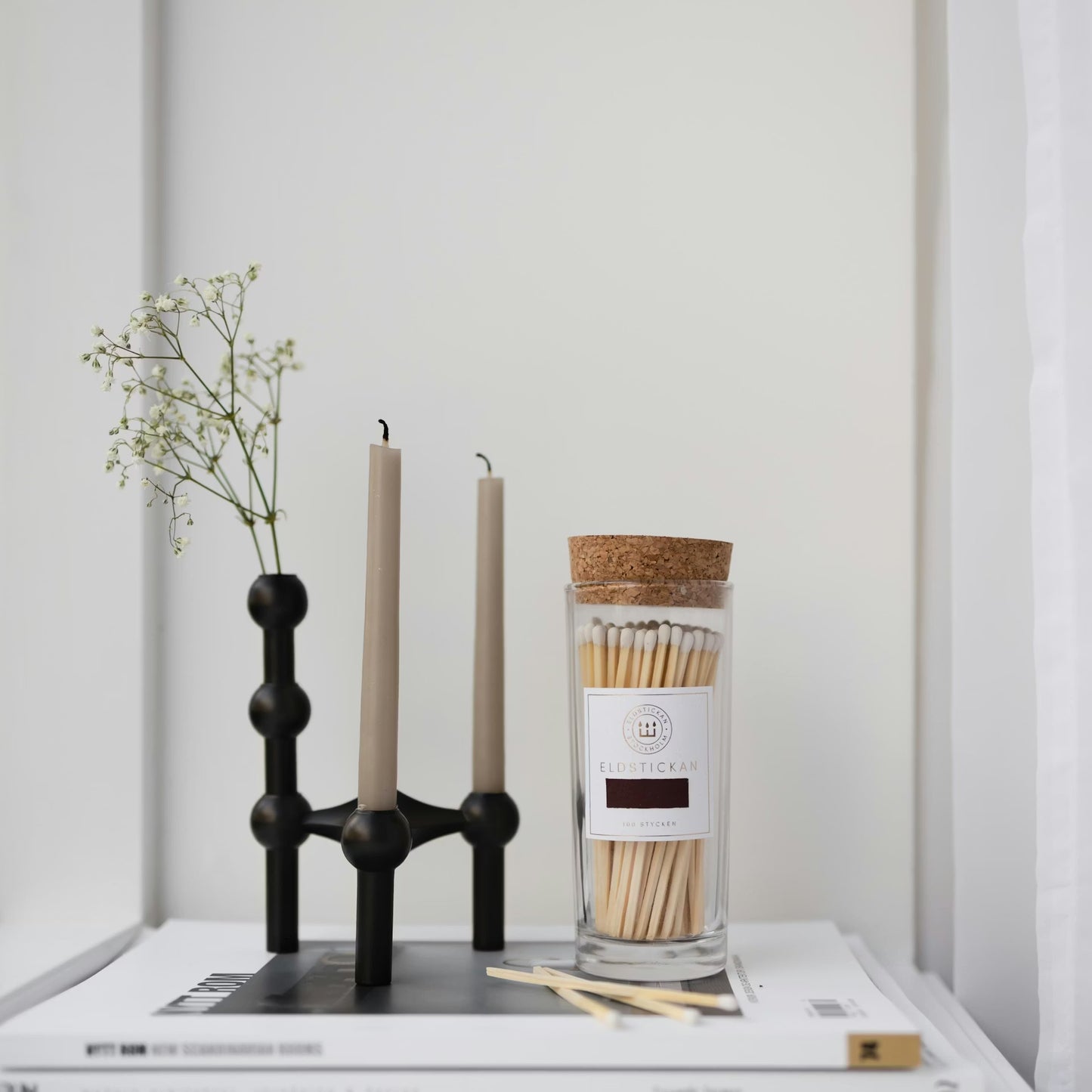 Stora Tändsticksburk, Vit